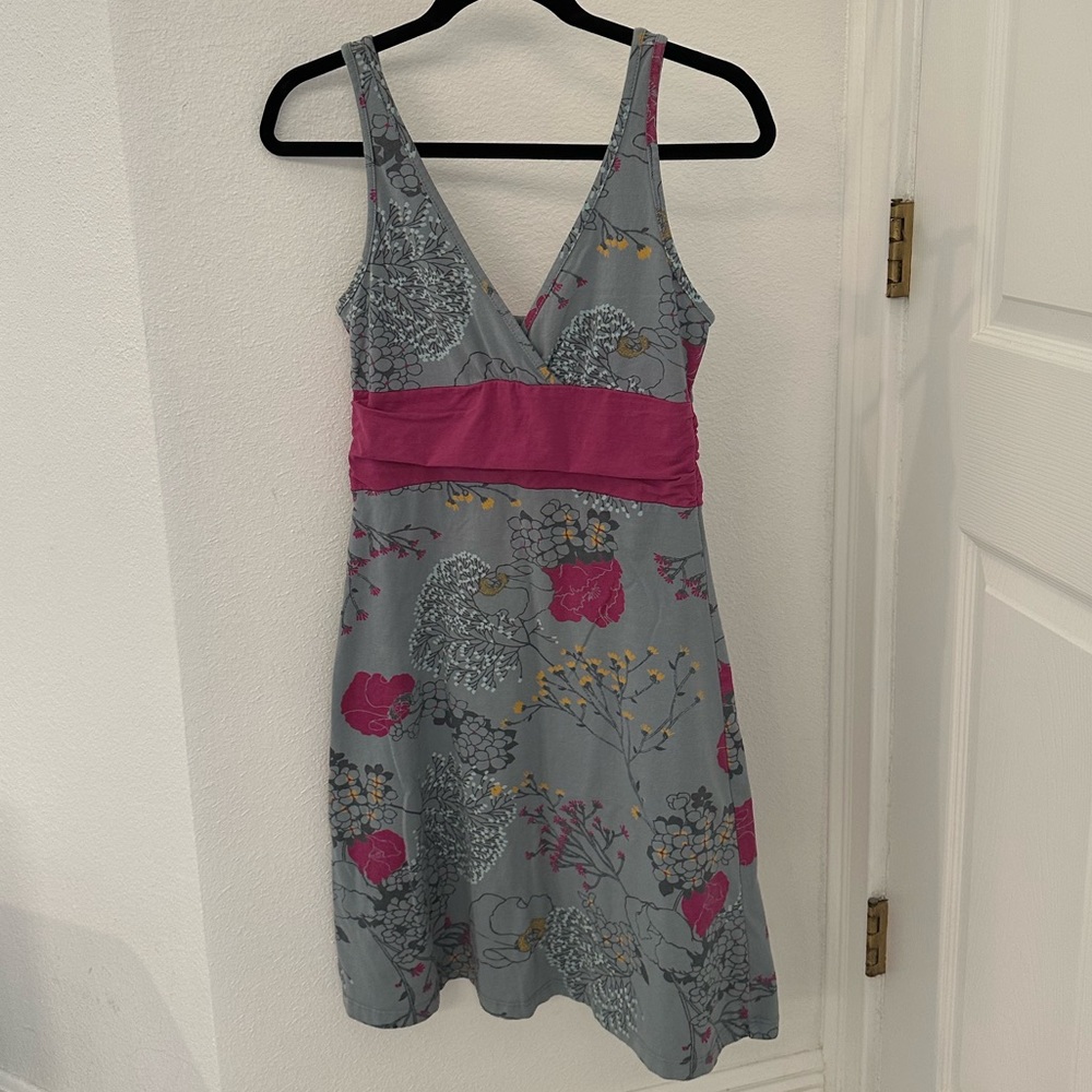 Patagonia athletic dress - Picture 3 of 6